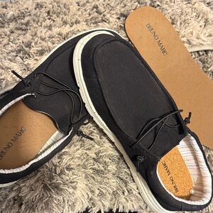 Woman’s Black Casual Shoes